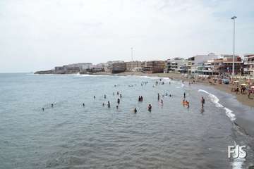 El Ayuntamiento impulsa una nueva campaña de concienciación medioambiental en las playas del municipio (Foto TA)